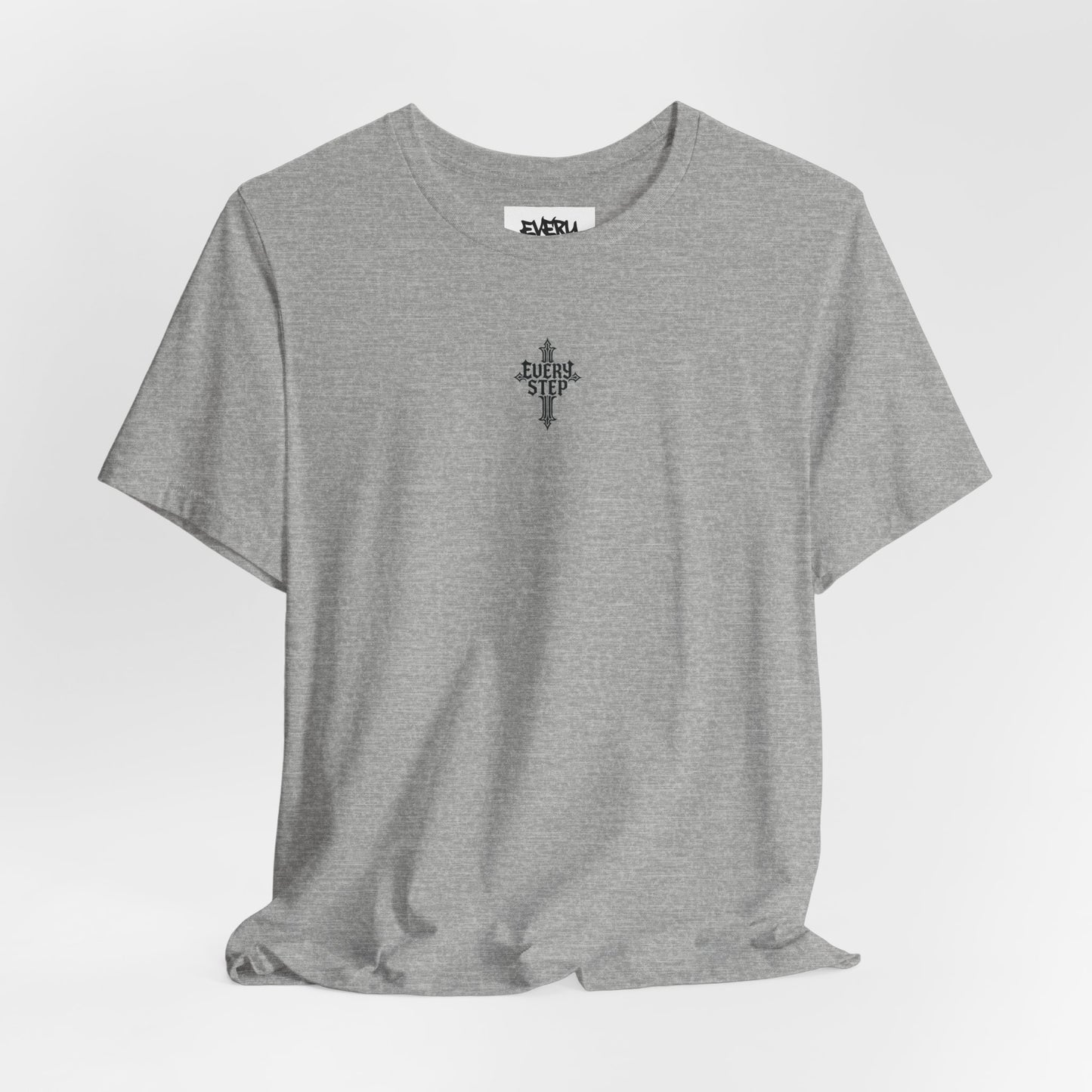 T-shirt graphique croix gothique - Every Step, T-shirt unisexe, haut streetwear, tenue de festival, cadeau unique pour lui/elle