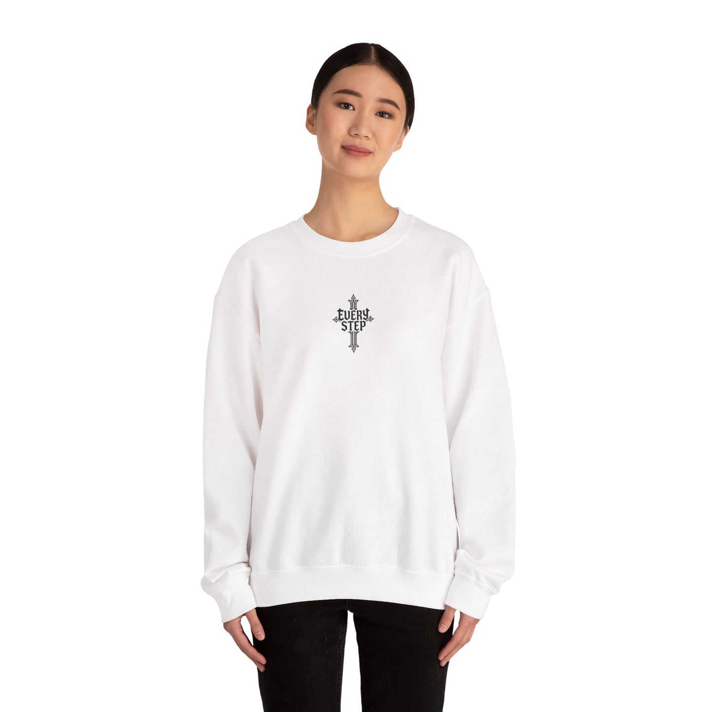 Sweat-shirt unisexe Every Step à col rond - Cadeau spirituel, vêtement confortable, mode inspirée par la foi, style et confort, idéal au quotidien, cadeau pour elle 